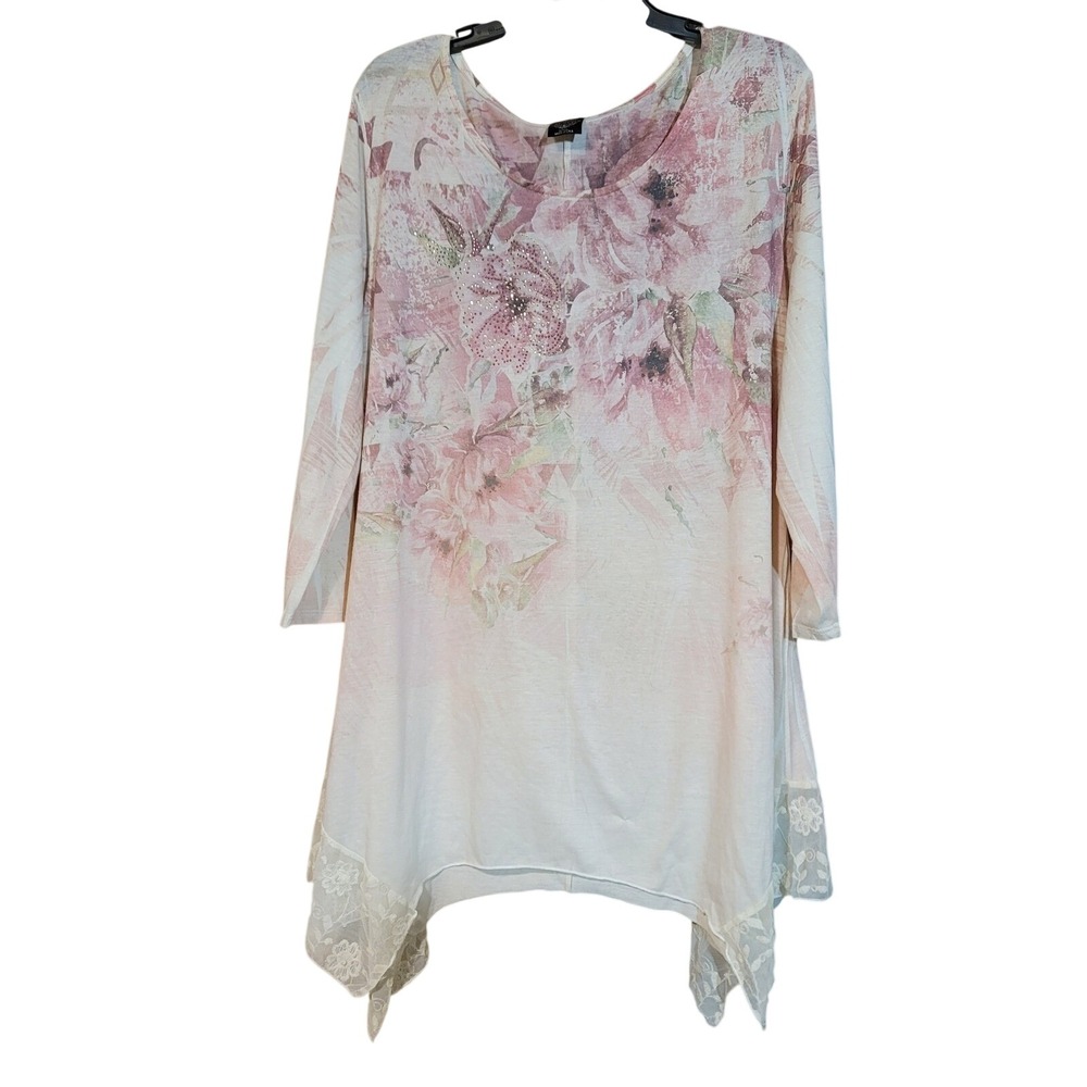 Vtg CalStyle Women 2XL Floral Rhinestone Sharkbite Tunic Top‎ Pink Lace Trim Y2K